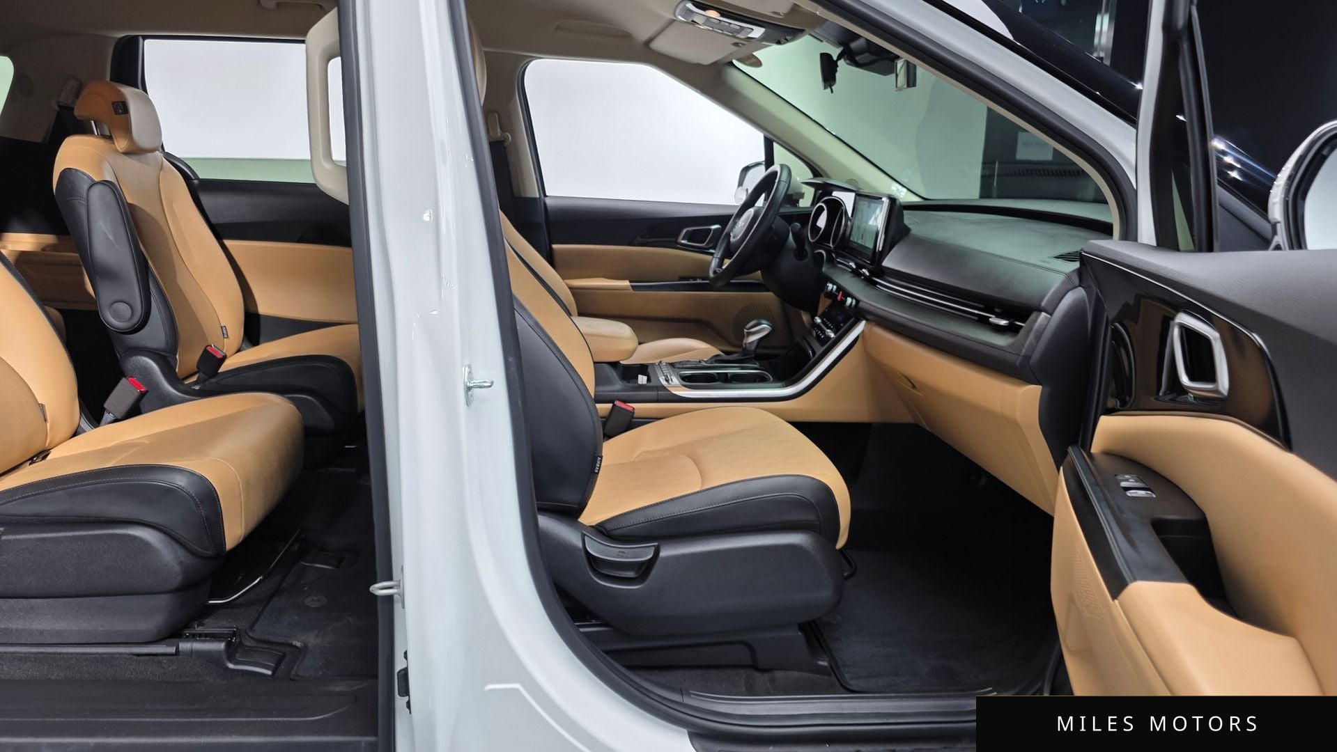 Kia Carnival 2023 — миниатюра 11