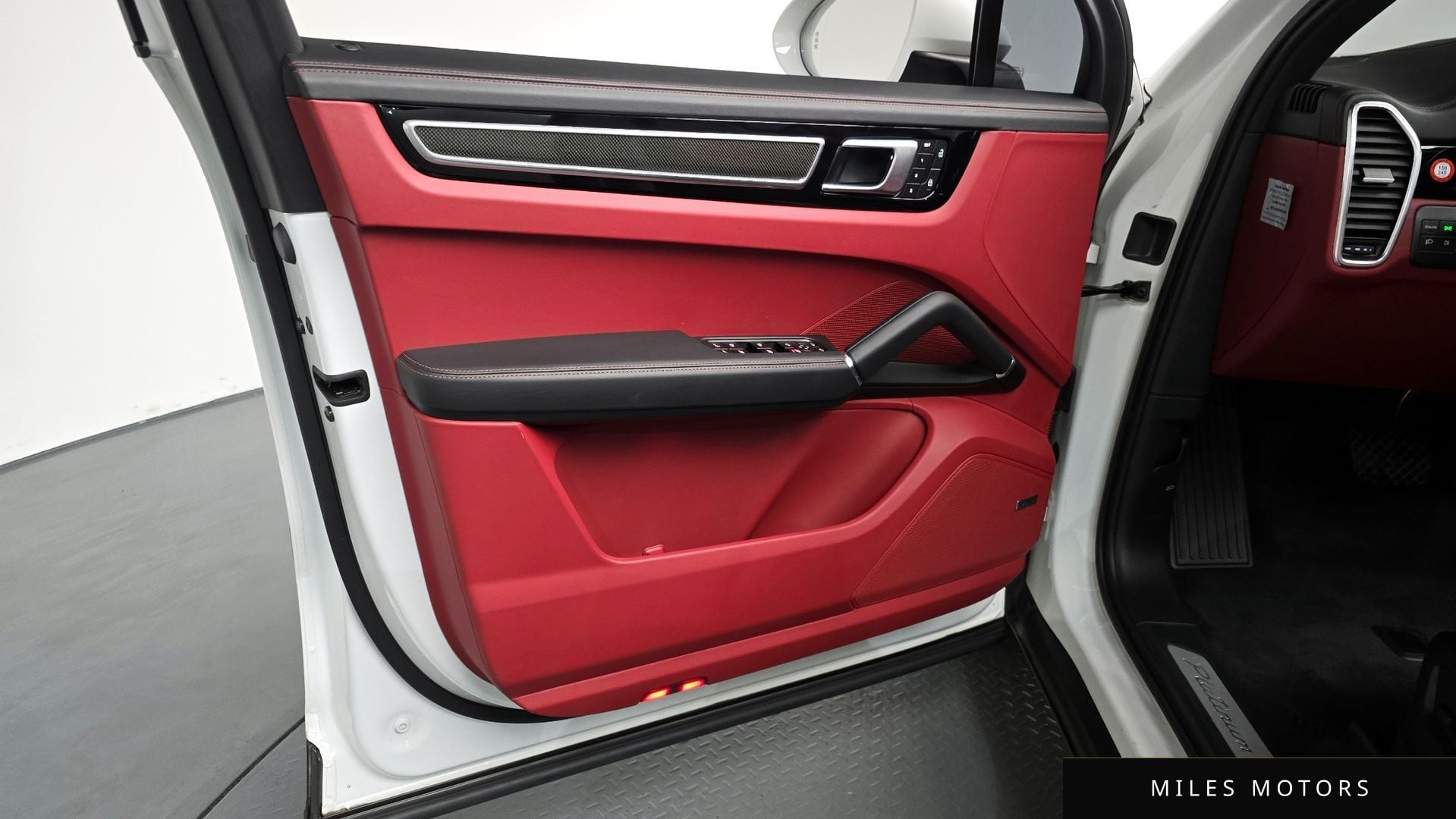 Porsche 카이엔 (PO536) 2022 — миниатюра 27