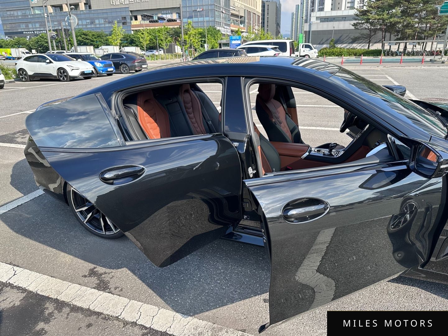 BMW 8 Series (G15) 2025 — миниатюра 8