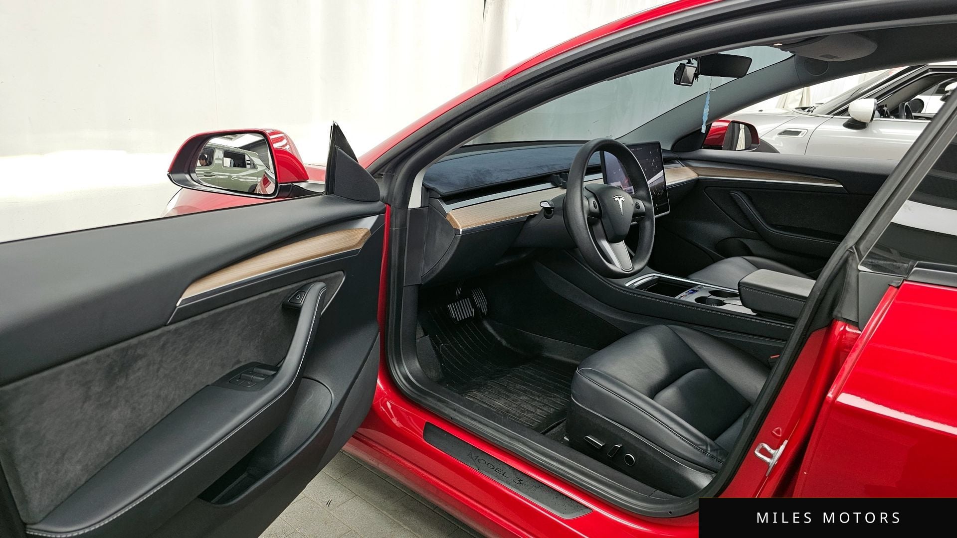 Tesla Model 3 2021 — миниатюра 13