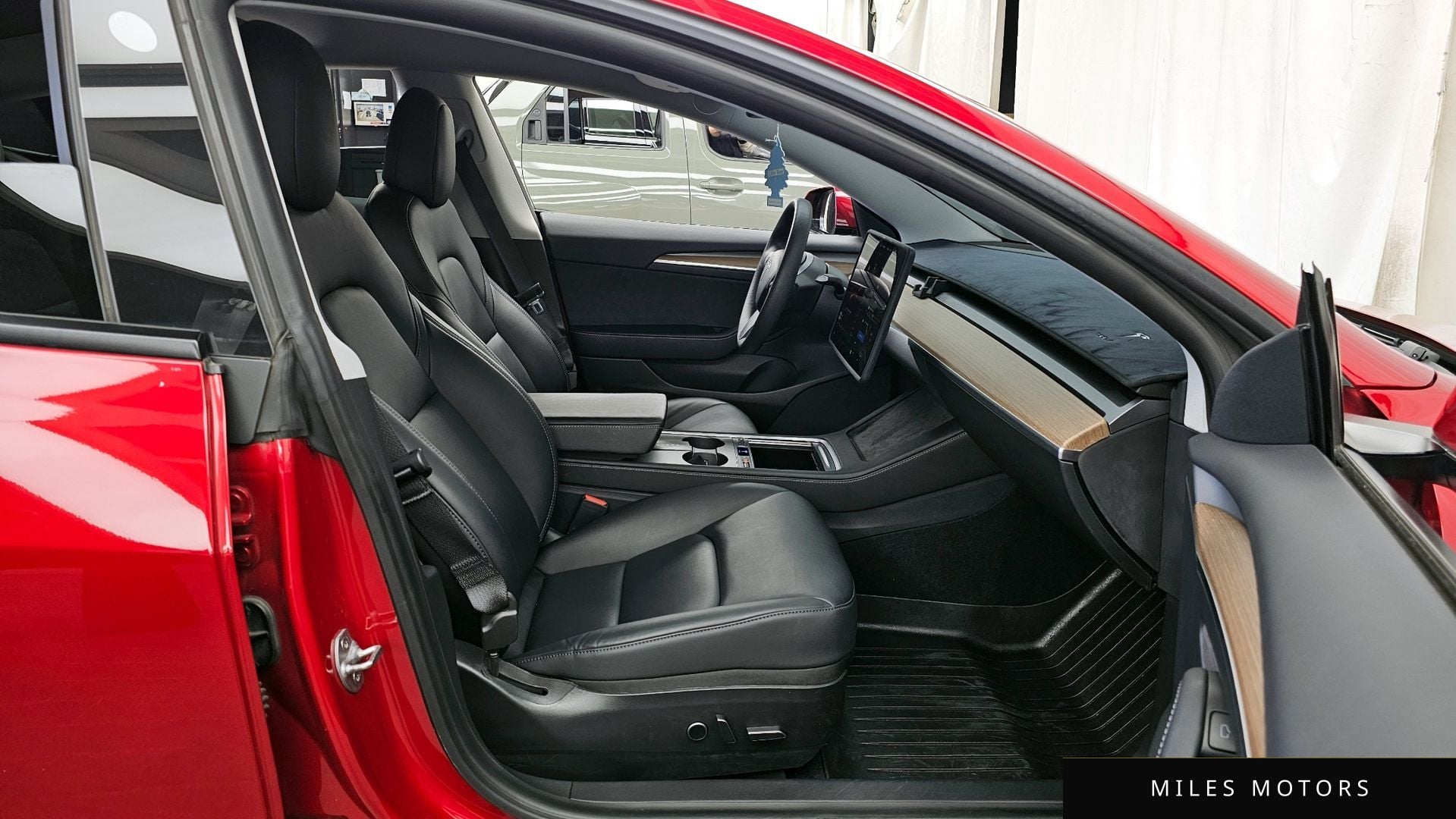 Tesla Model 3 2021 — миниатюра 17