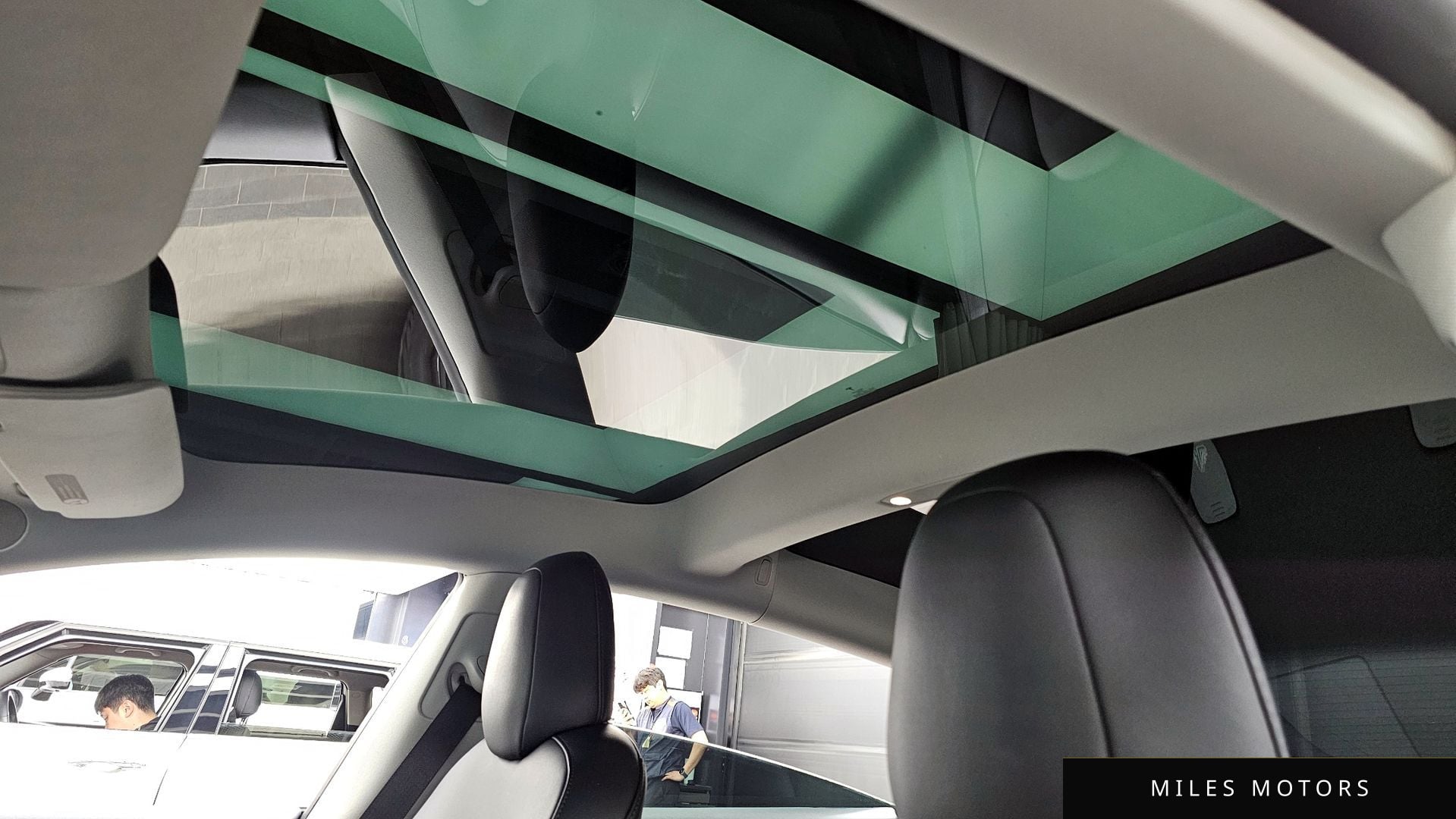 Tesla Model 3 2021 — миниатюра 25