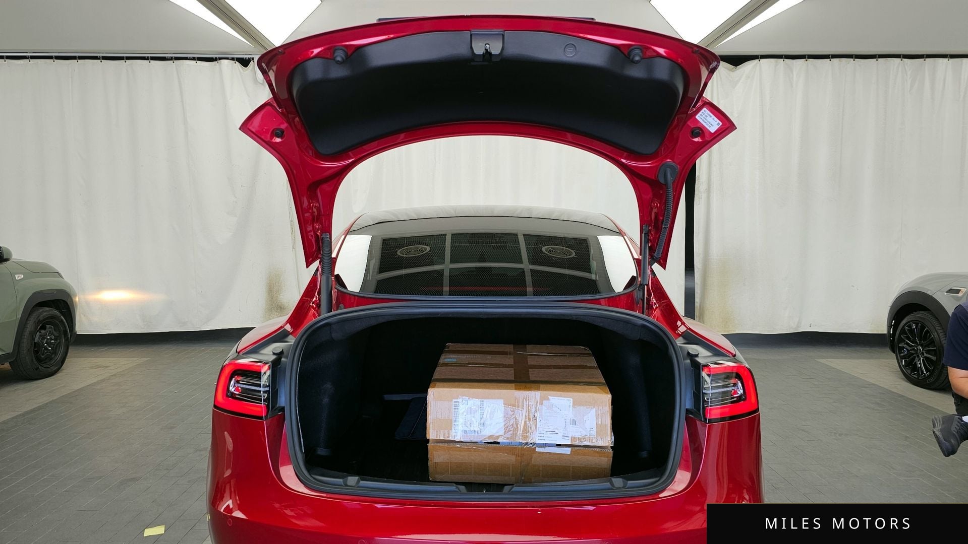 Tesla Model 3 2021 — миниатюра 26