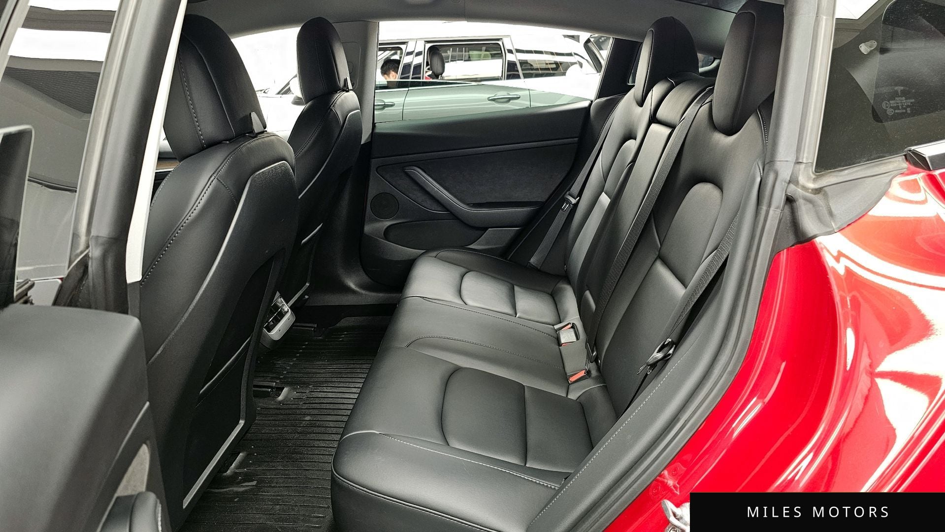 Tesla Model 3 2021 — миниатюра 16