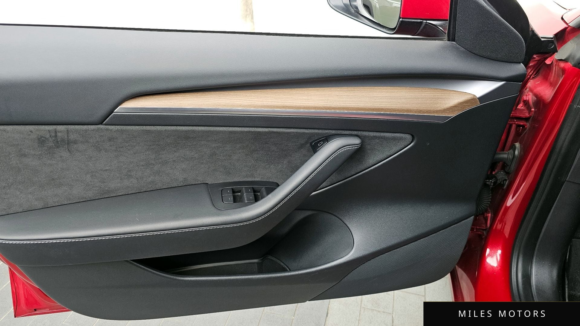 Tesla Model 3 2021 — миниатюра 30