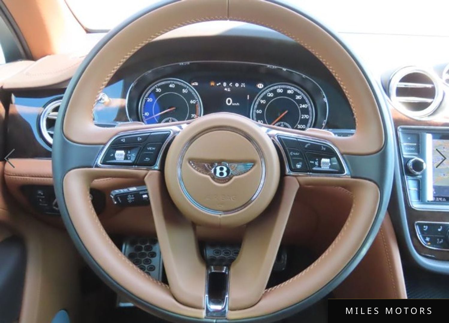Bentley Bentayga 2017 — миниатюра 11