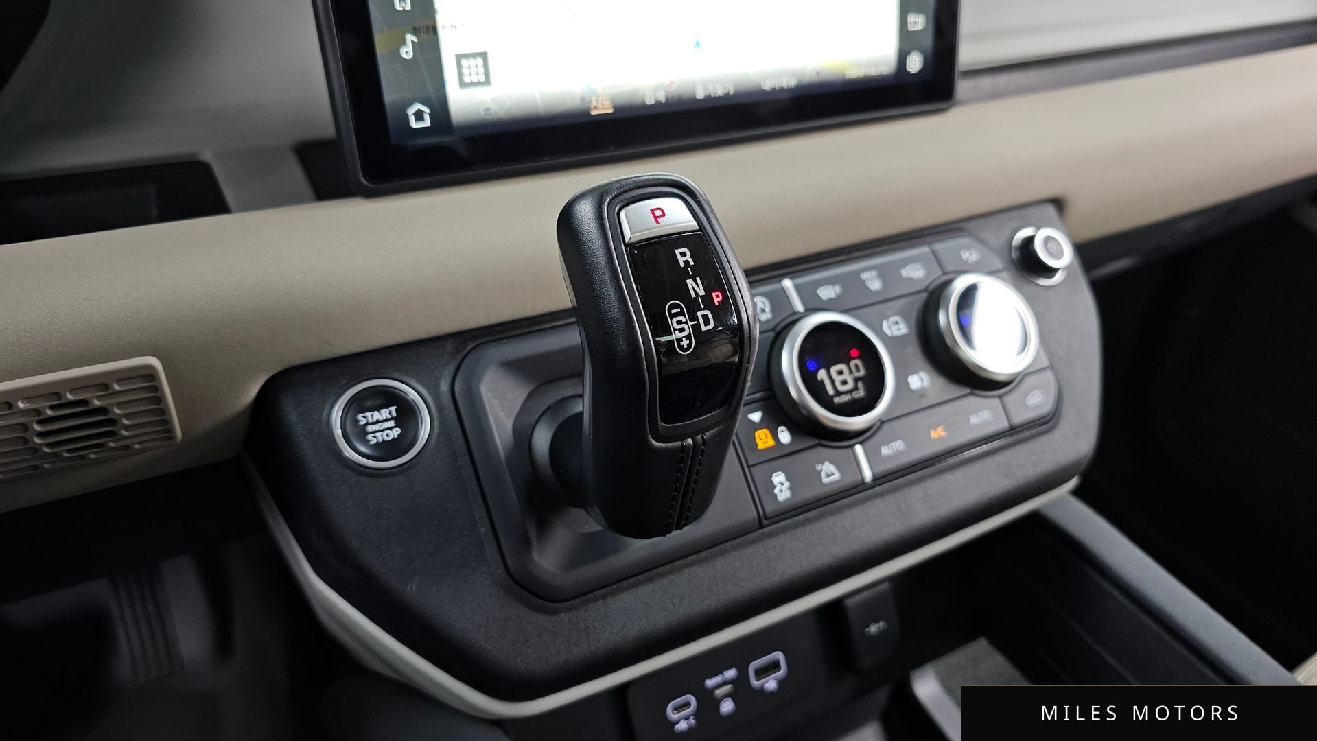 Land Rover Defender 2020 — миниатюра 12