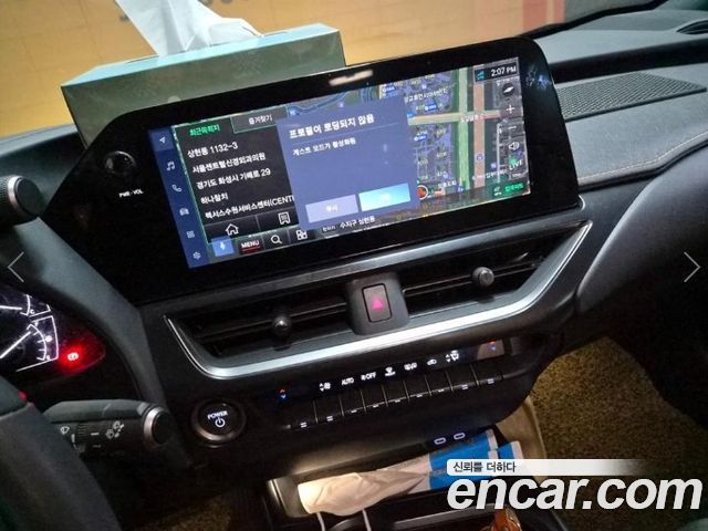 Лексус UX250h 2024 — миниатюра 18