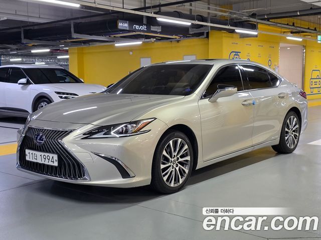 Лексус ES300h 2019 — миниатюра 2