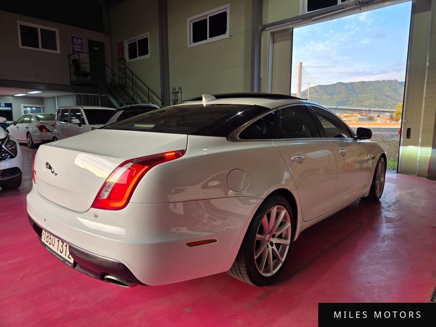 Jaguar All New XJ 2017 — миниатюра 2