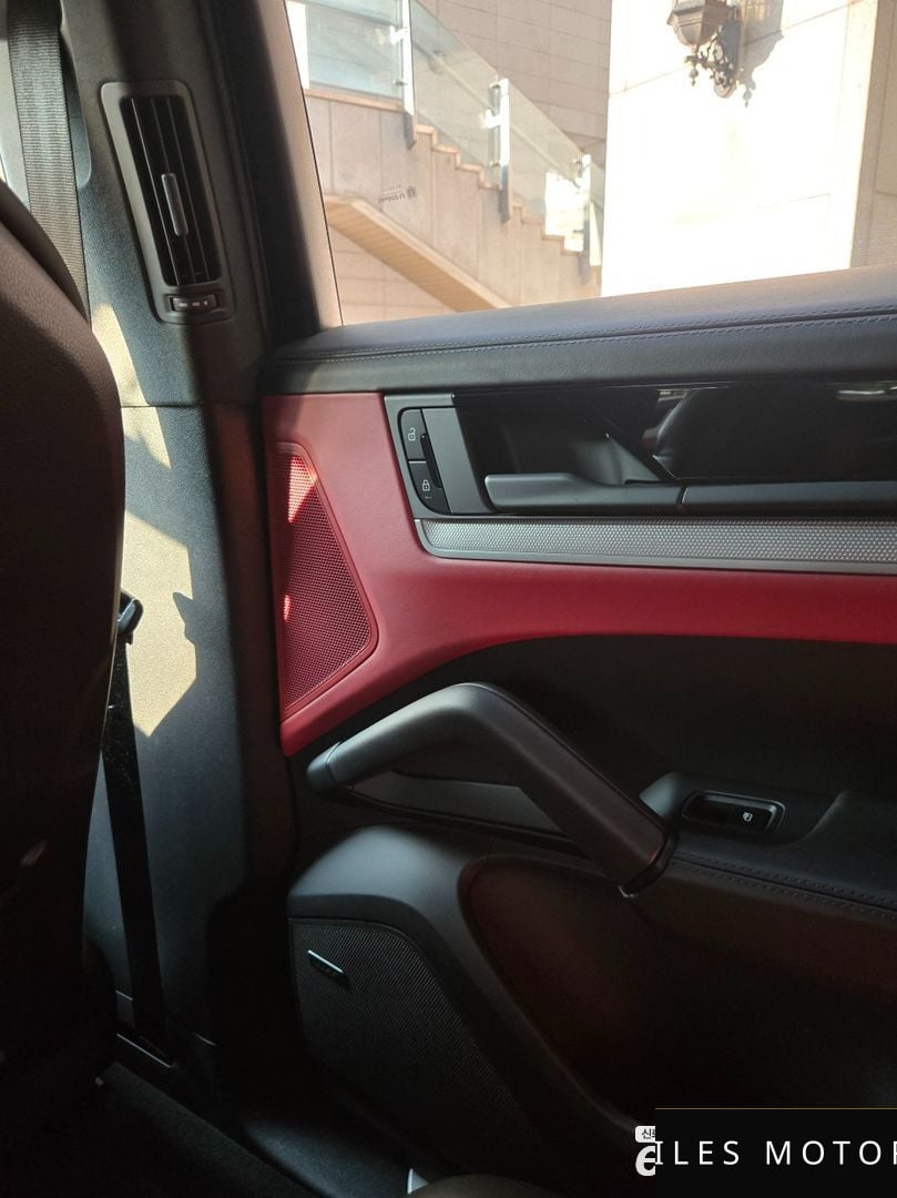 Porsche 카이엔 (PO536) 2024 — миниатюра 13