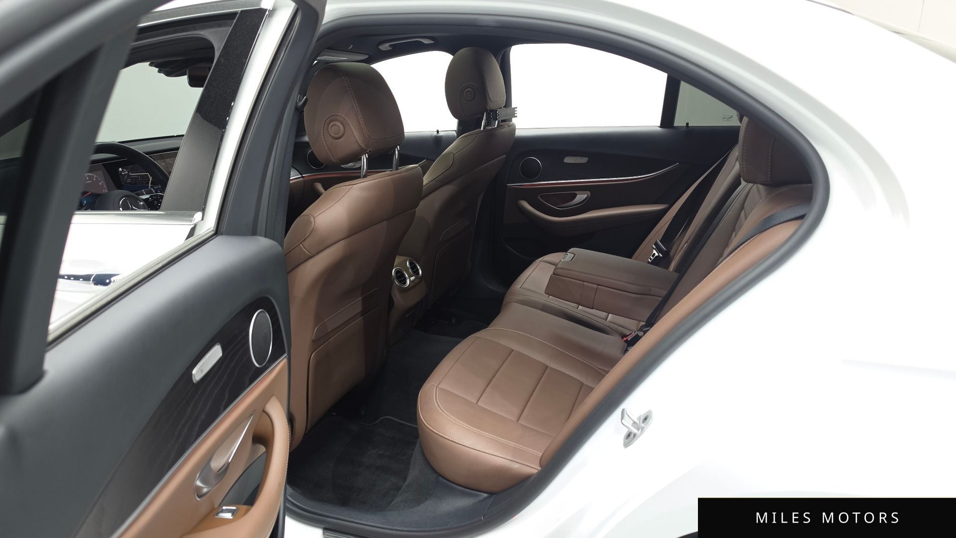 Mercedes-Benz E-Class W213 2022 — миниатюра 12