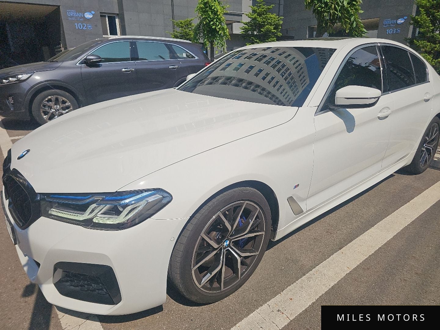 BMW 5 Series (G30) 2023 — миниатюра 4