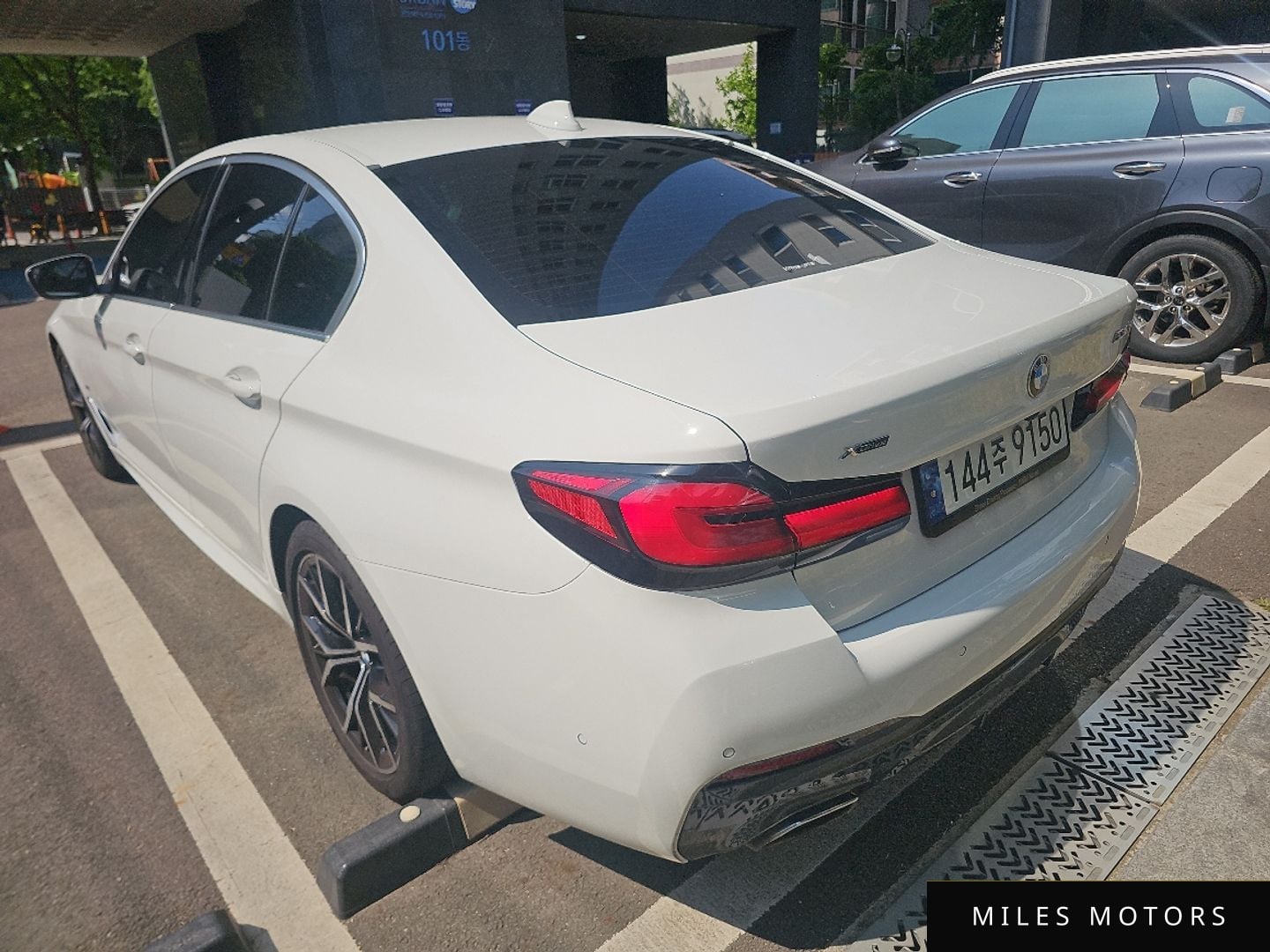 BMW 5 Series (G30) 2023 — миниатюра 6