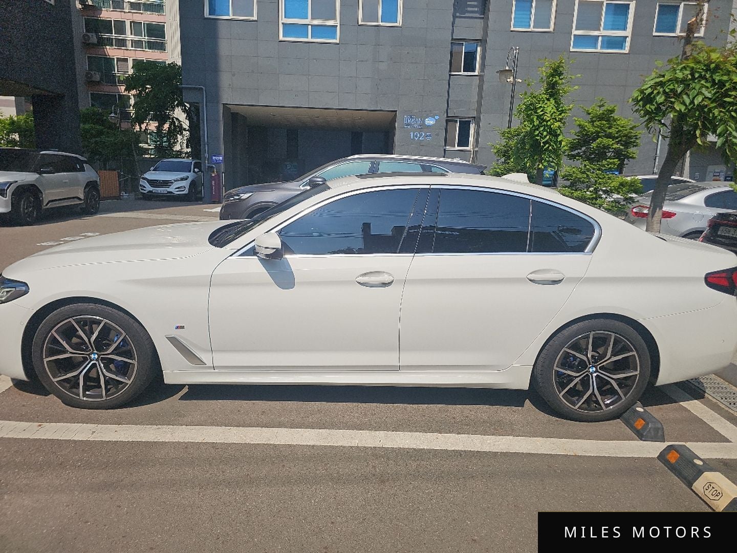 BMW 5 Series (G30) 2023 — миниатюра 10