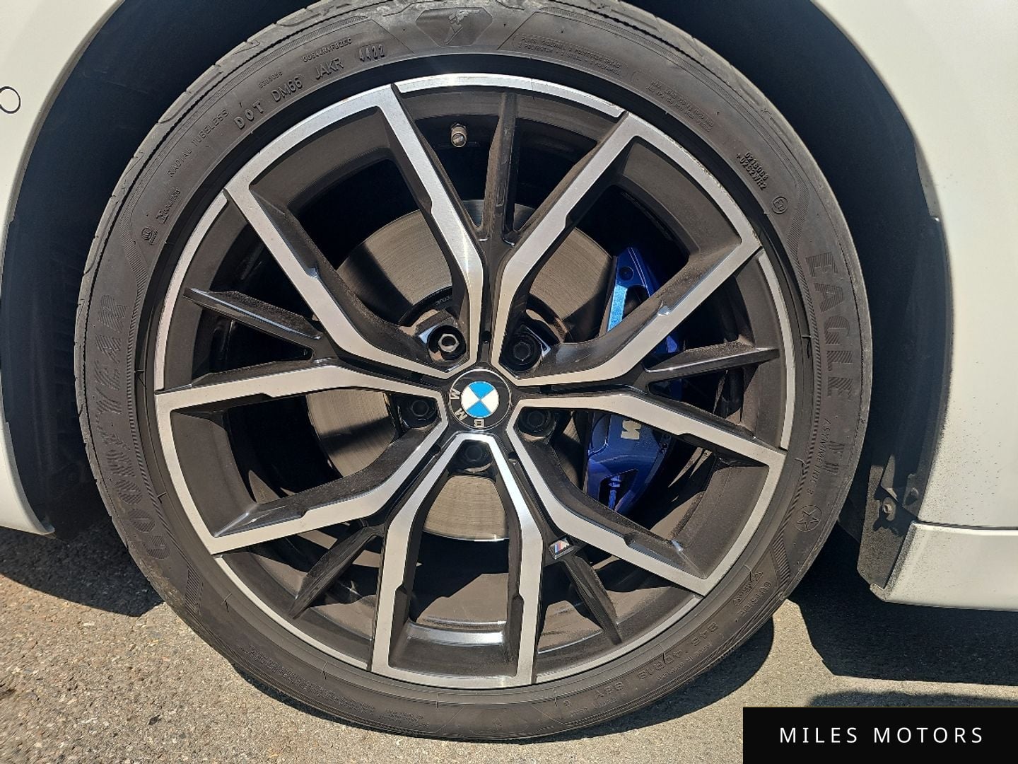 BMW 5 Series (G30) 2023 — миниатюра 16