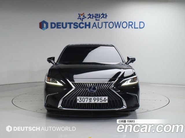 Лексус ES300h 2019 — миниатюра 3