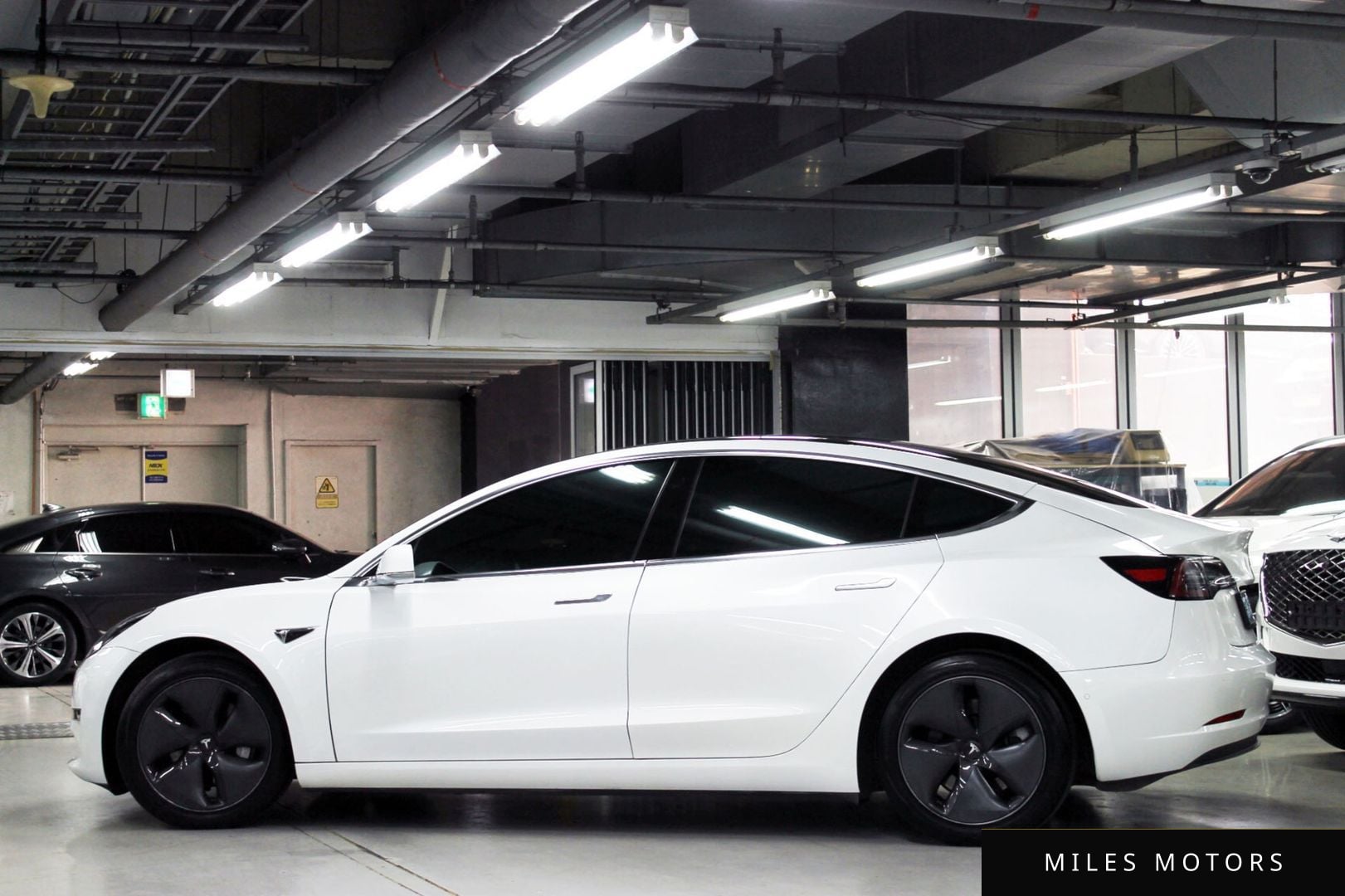 Tesla Model 3 2020 — миниатюра 4