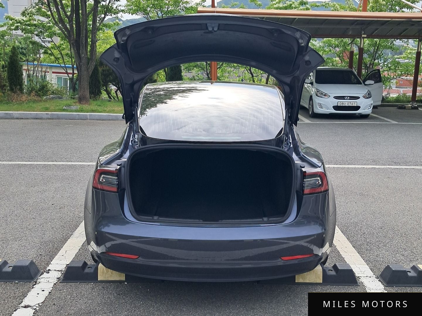Tesla Model 3 2020 — миниатюра 7