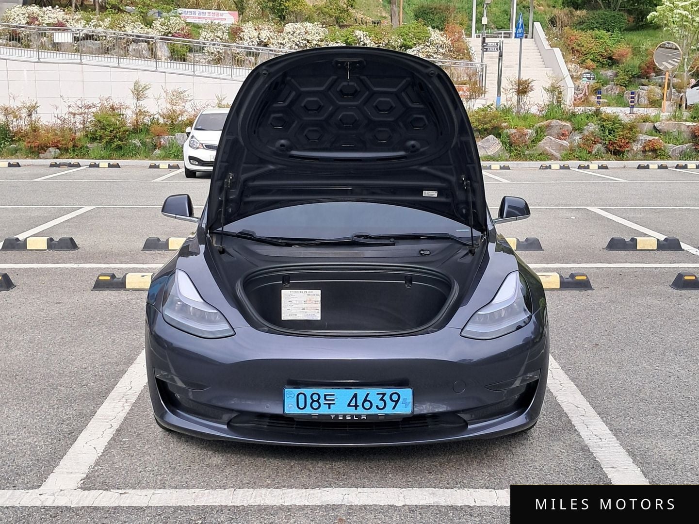 Tesla Model 3 2020 — миниатюра 8