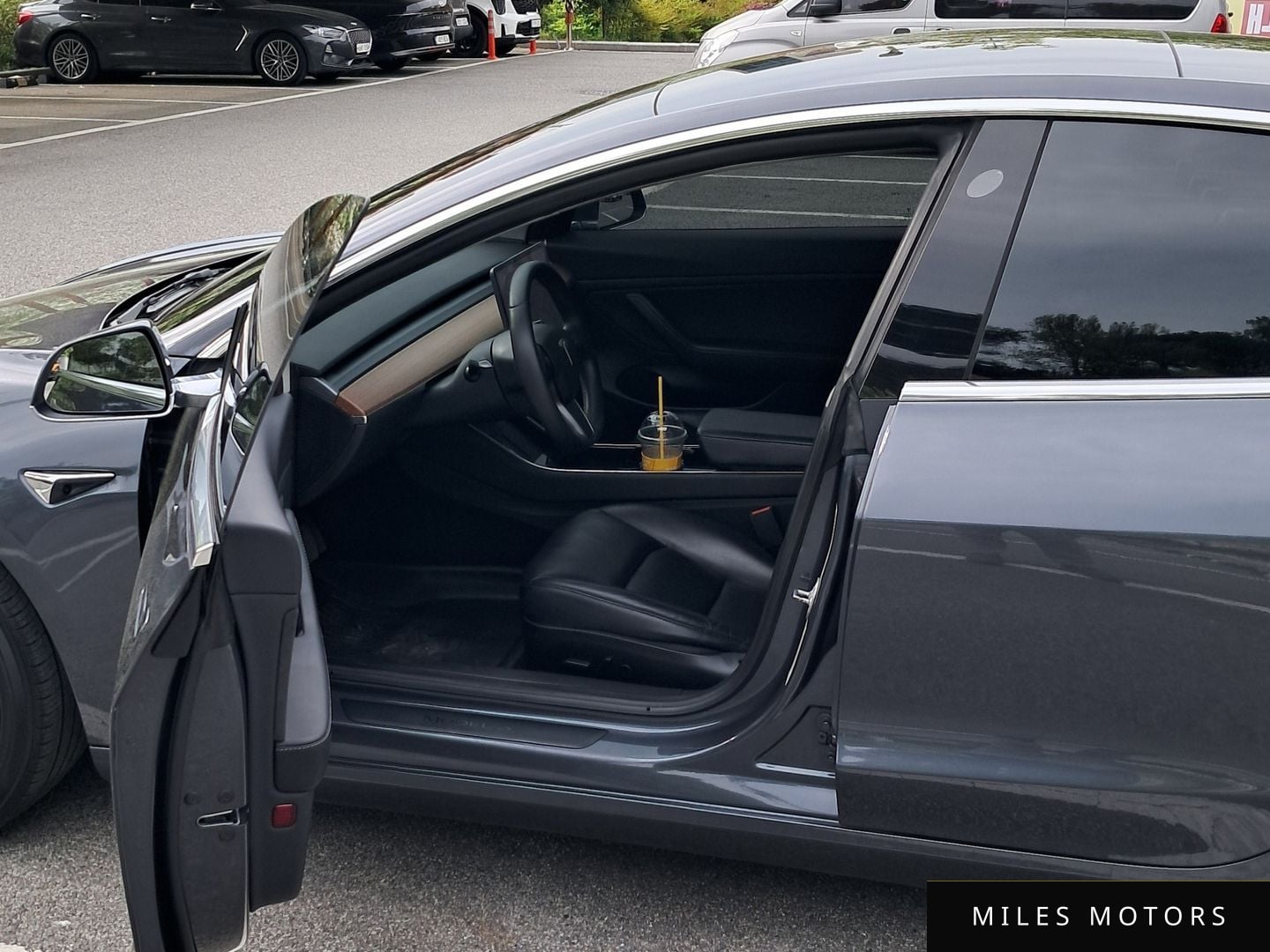 Tesla Model 3 2020 — миниатюра 15