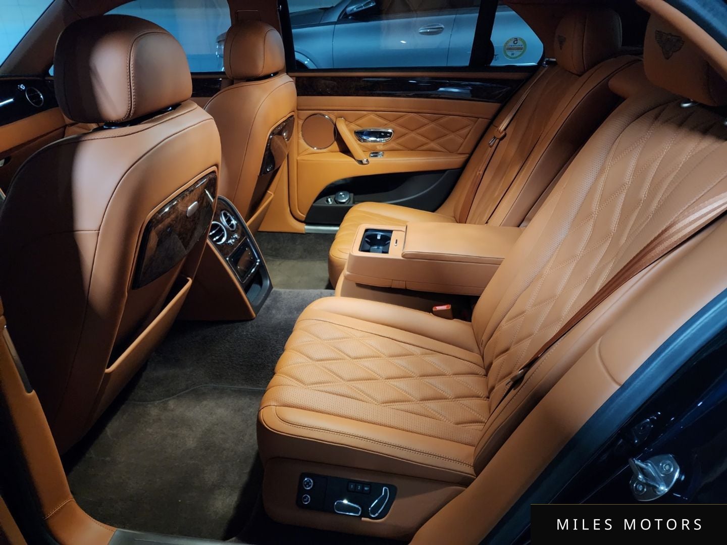 Bentley Flying Spur 2016 — миниатюра 10