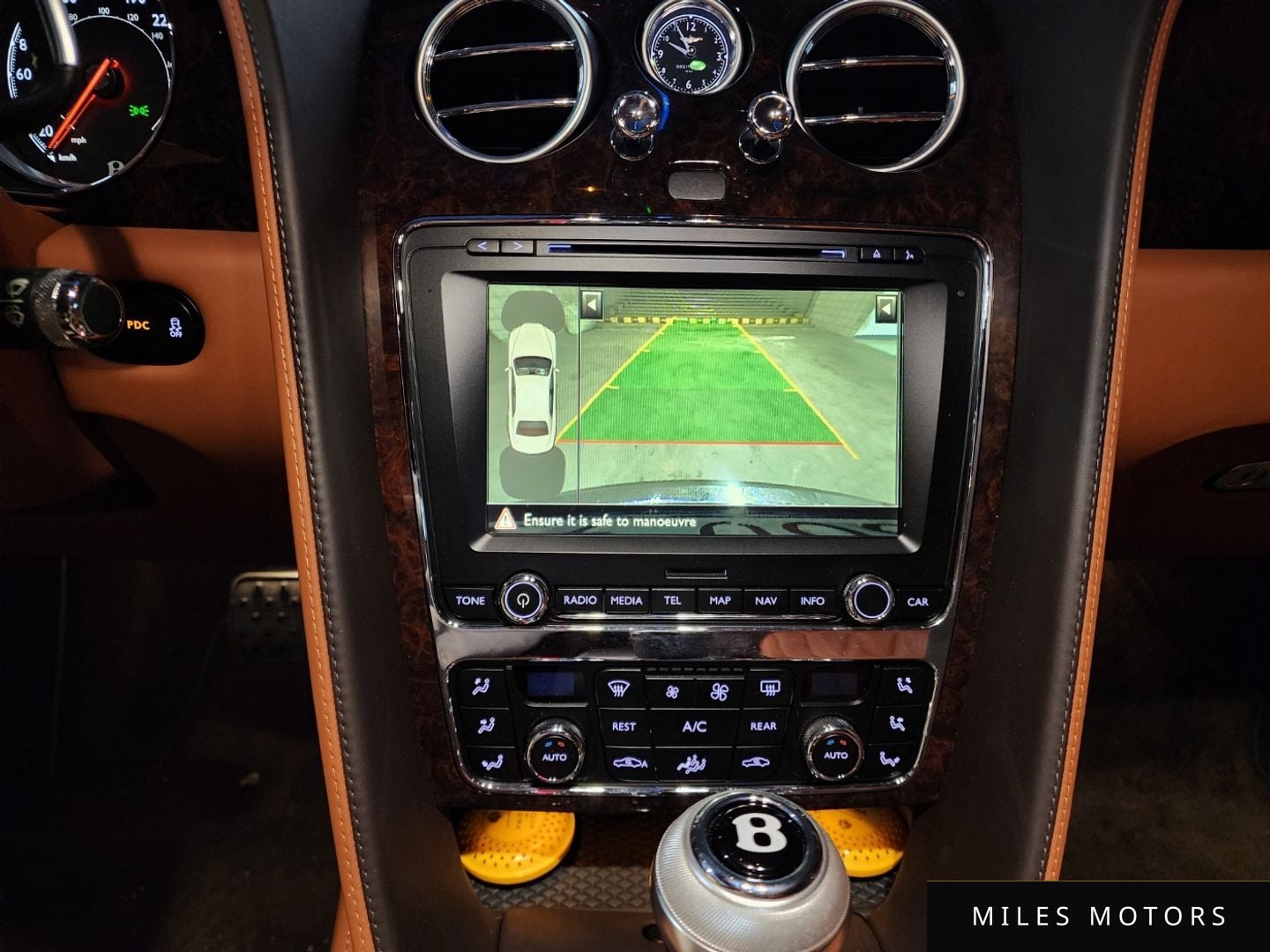 Bentley Flying Spur 2016 — миниатюра 11
