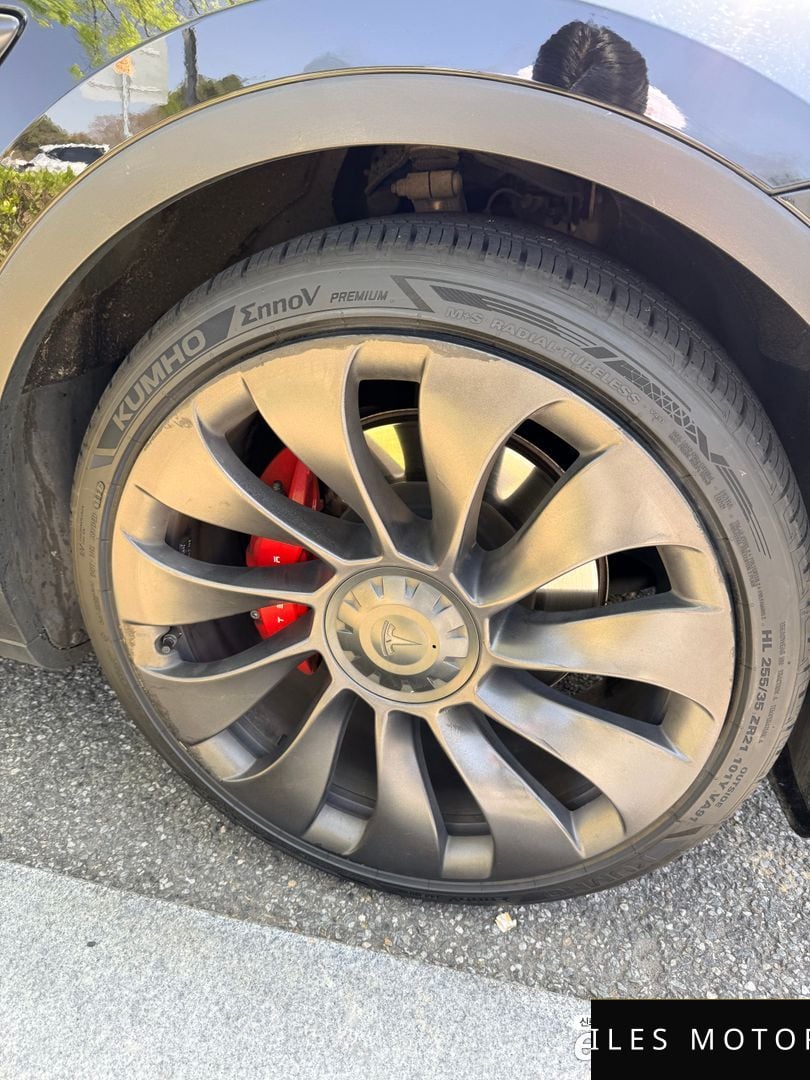 Tesla Model Y 2021 — миниатюра 6