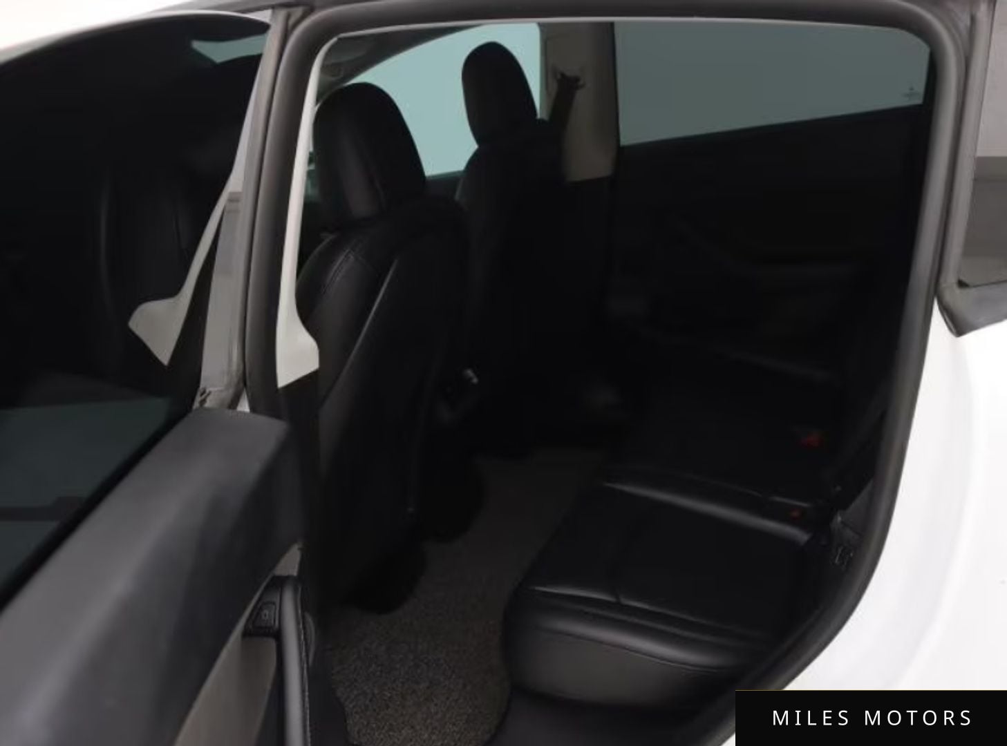 Tesla Model Y 2022 — миниатюра 6