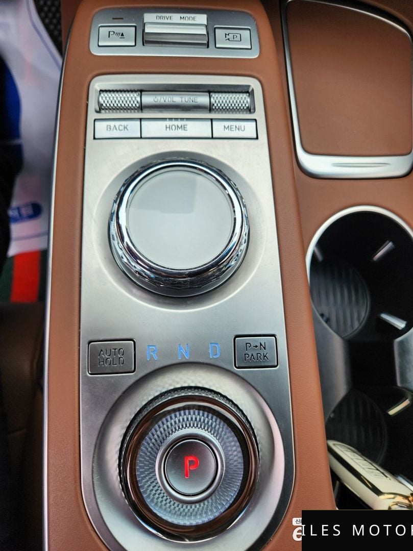 Genesis GV70 2021 — миниатюра 9