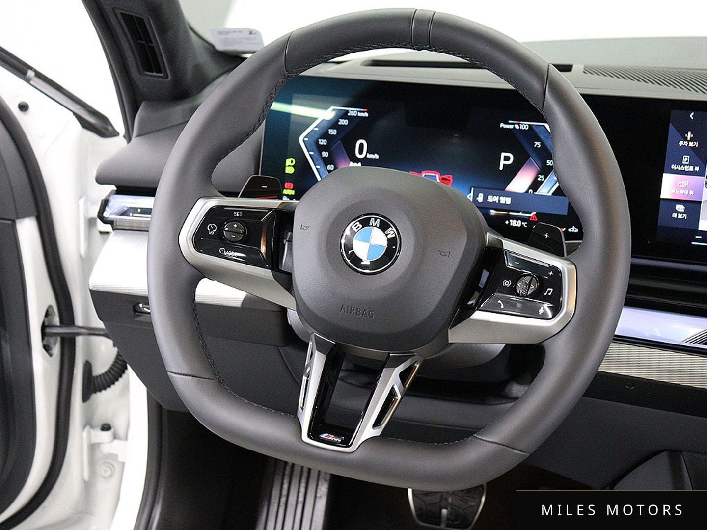 BMW 5 Series (G60) 2025 — миниатюра 12