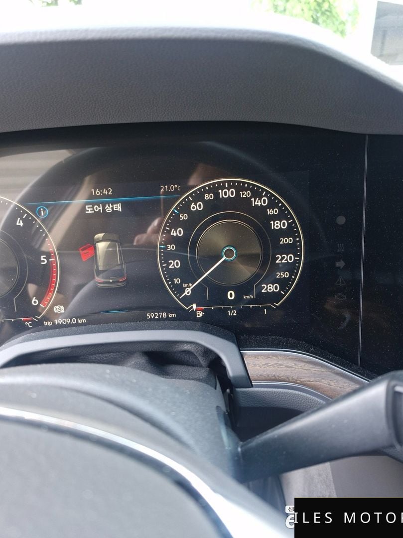 Volkswagen Touareg 2020 — миниатюра 5