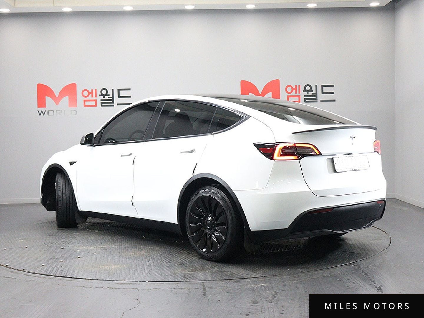 Tesla 모델 Y 2024 — миниатюра 4