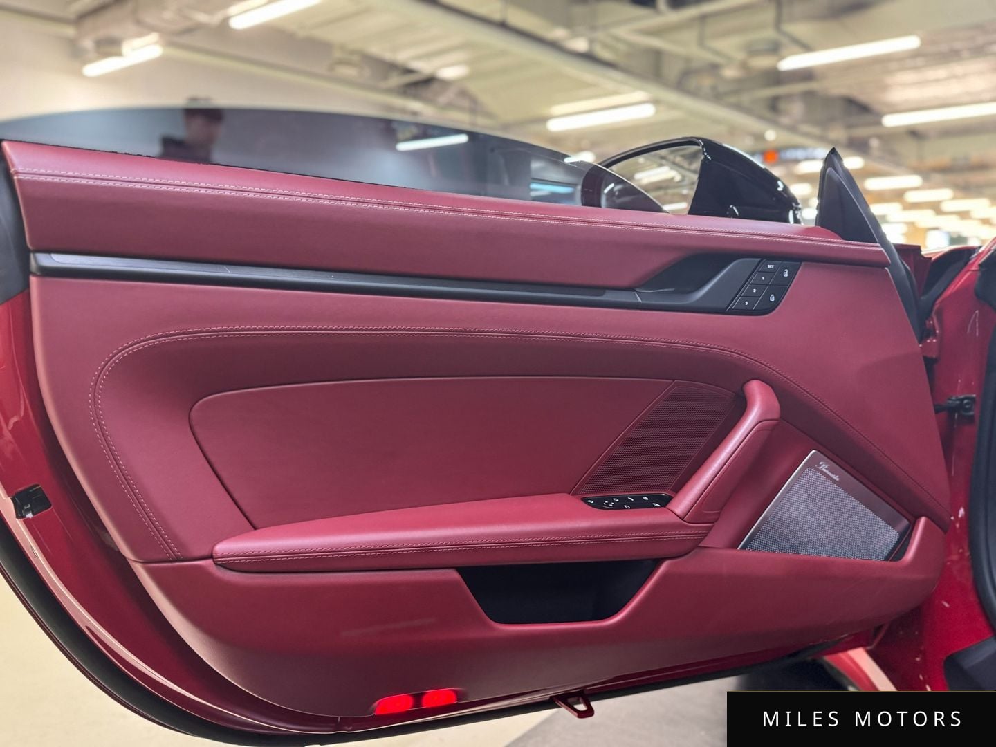 Porsche 911 (992) 2023 — миниатюра 18