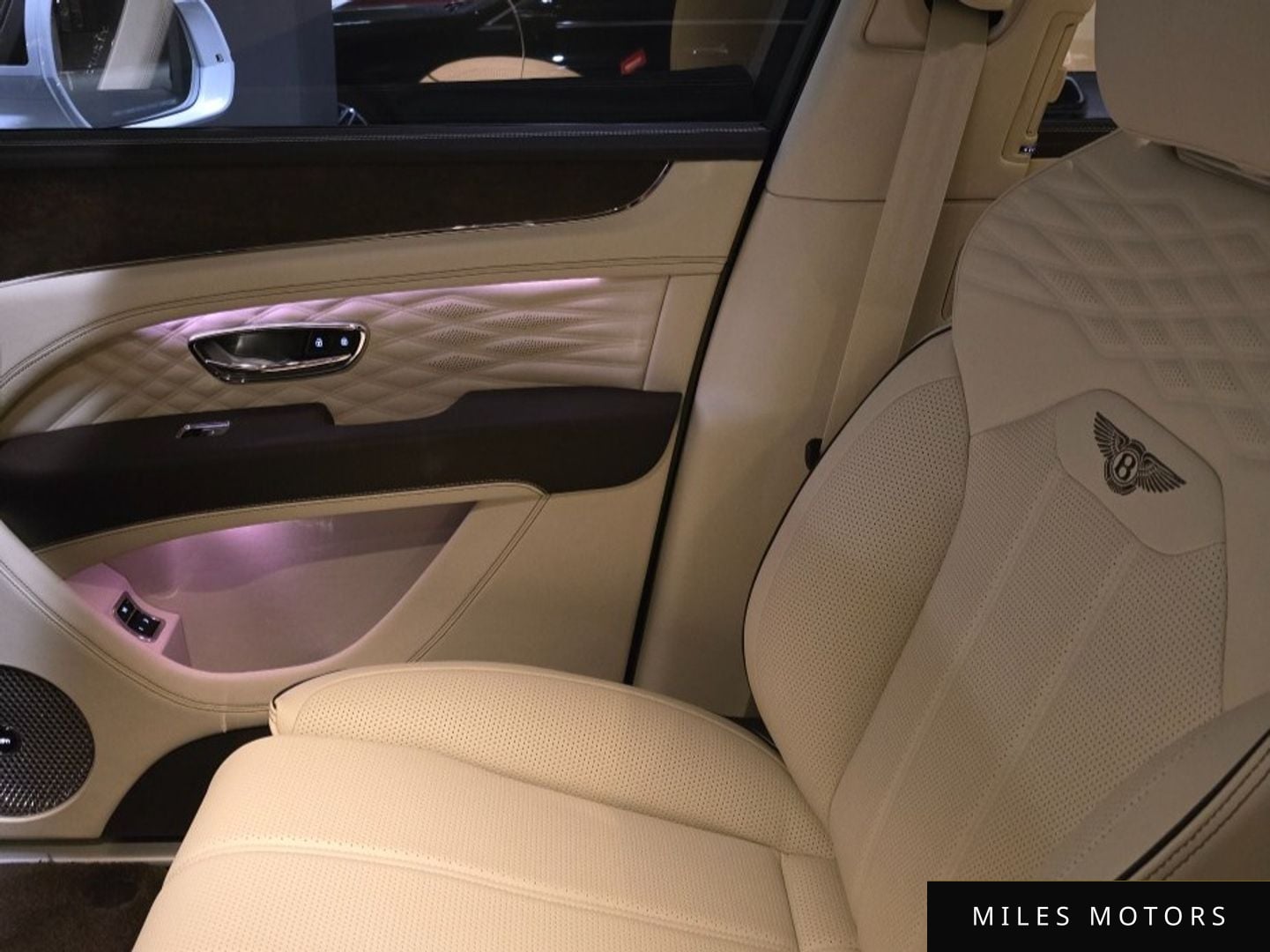 Bentley Bentayga 2024 — миниатюра 3