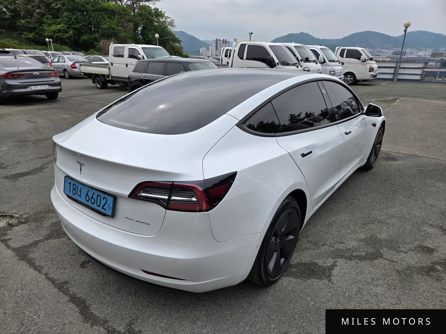 Tesla 모델 3 2021 — миниатюра 6