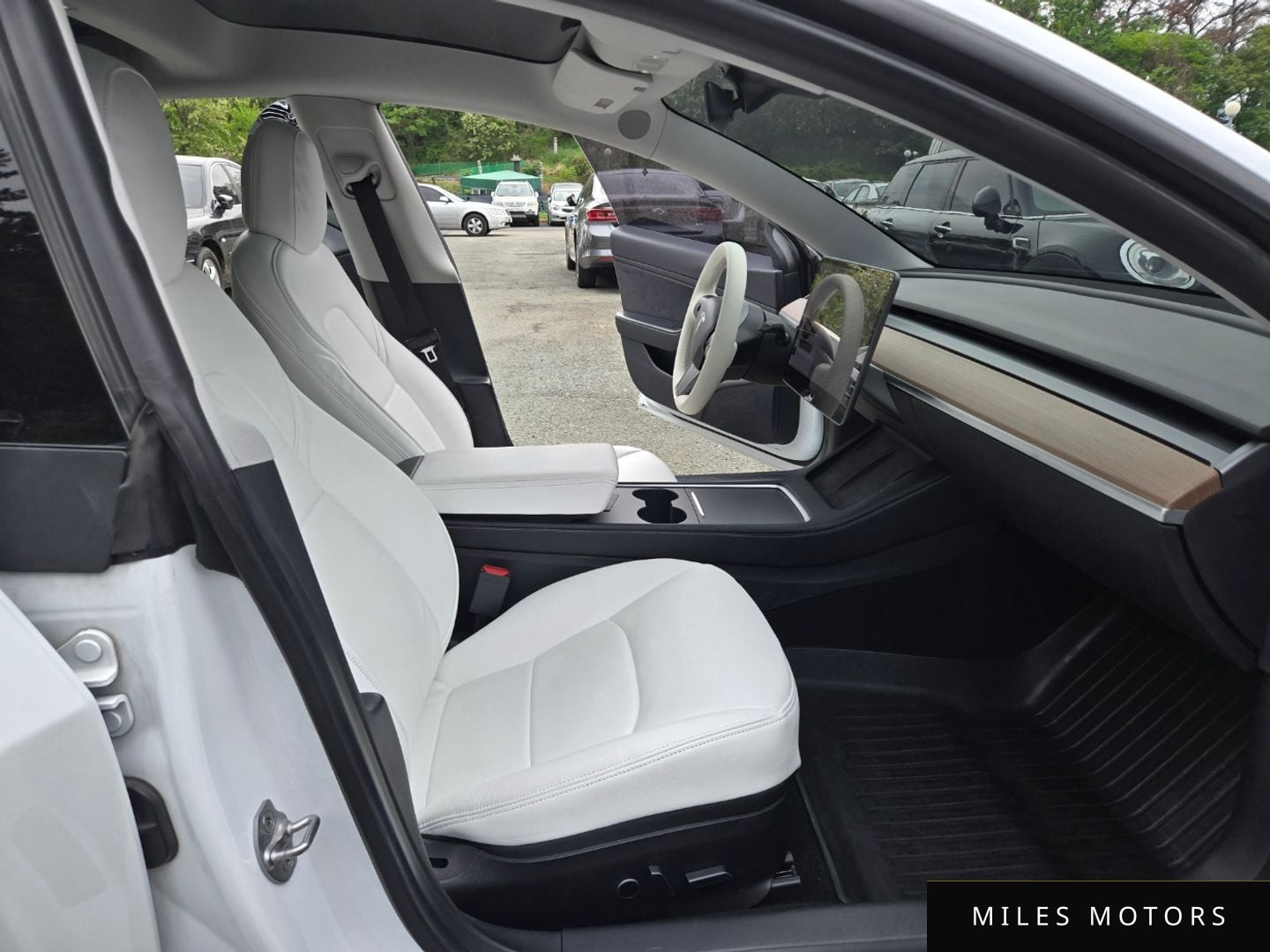 Tesla 모델 3 2021 — миниатюра 9