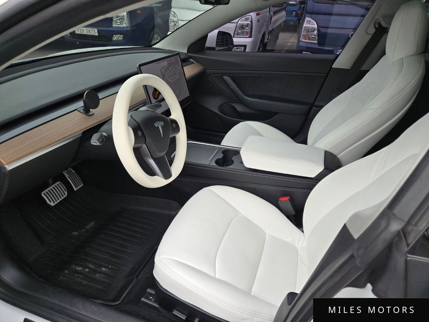 Tesla 모델 3 2021 — миниатюра 10