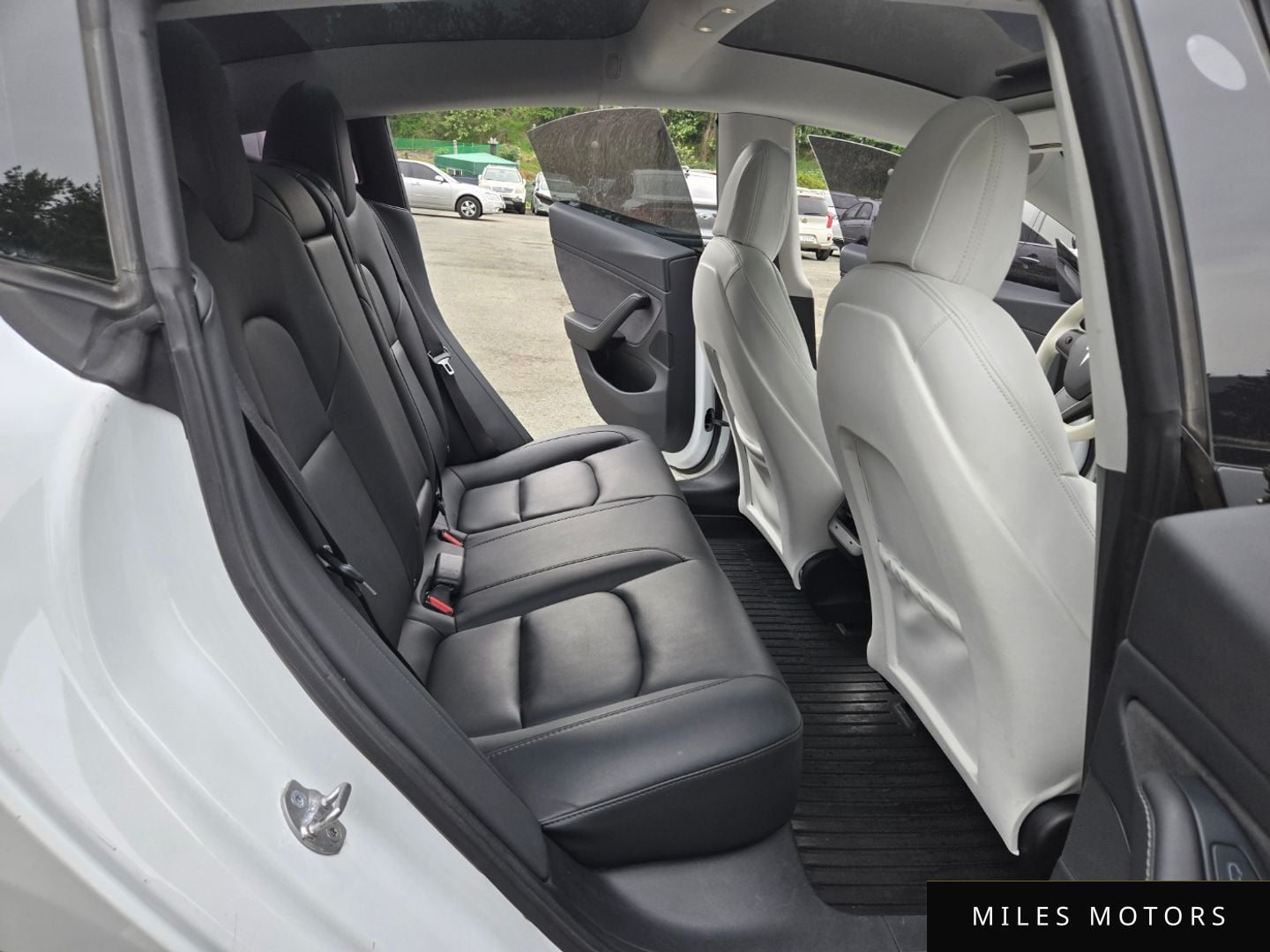Tesla 모델 3 2021 — миниатюра 11