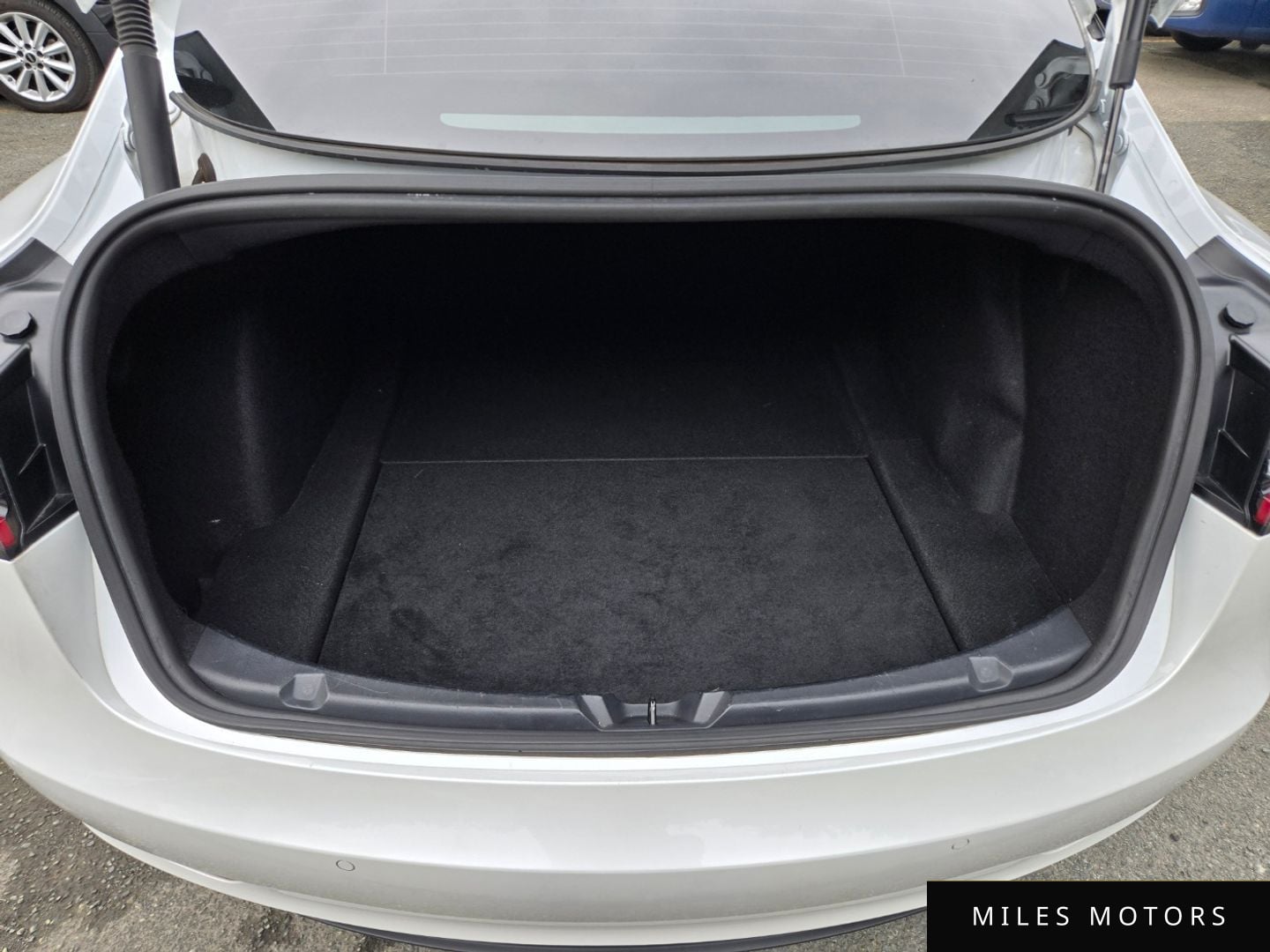 Tesla 모델 3 2021 — миниатюра 19