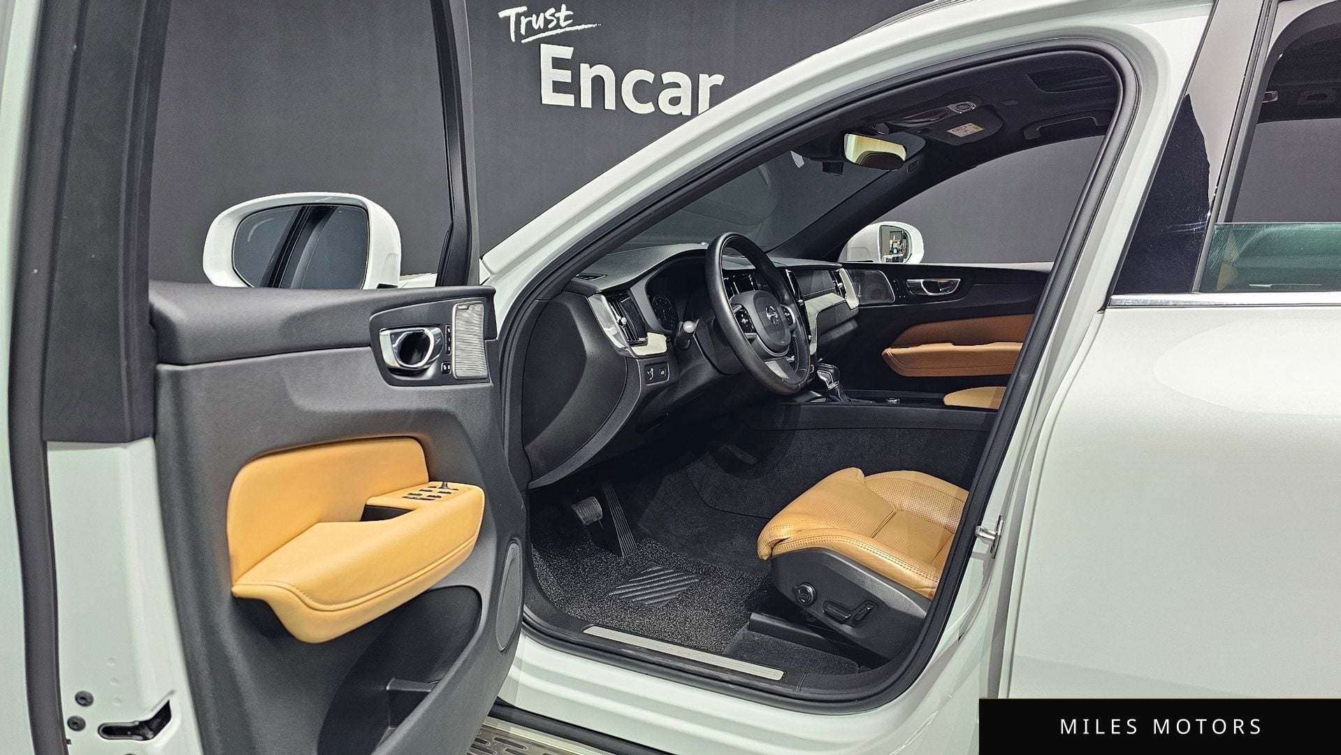 Volvo XC60 2020 — миниатюра 10