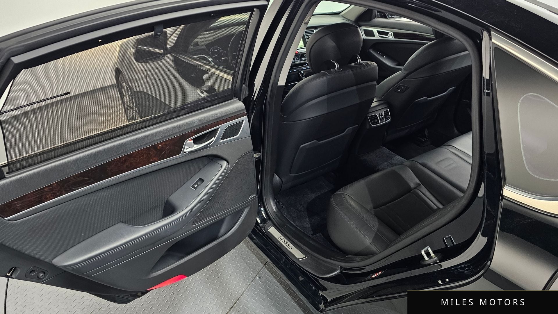 Hyundai Genesis 2015 — миниатюра 24