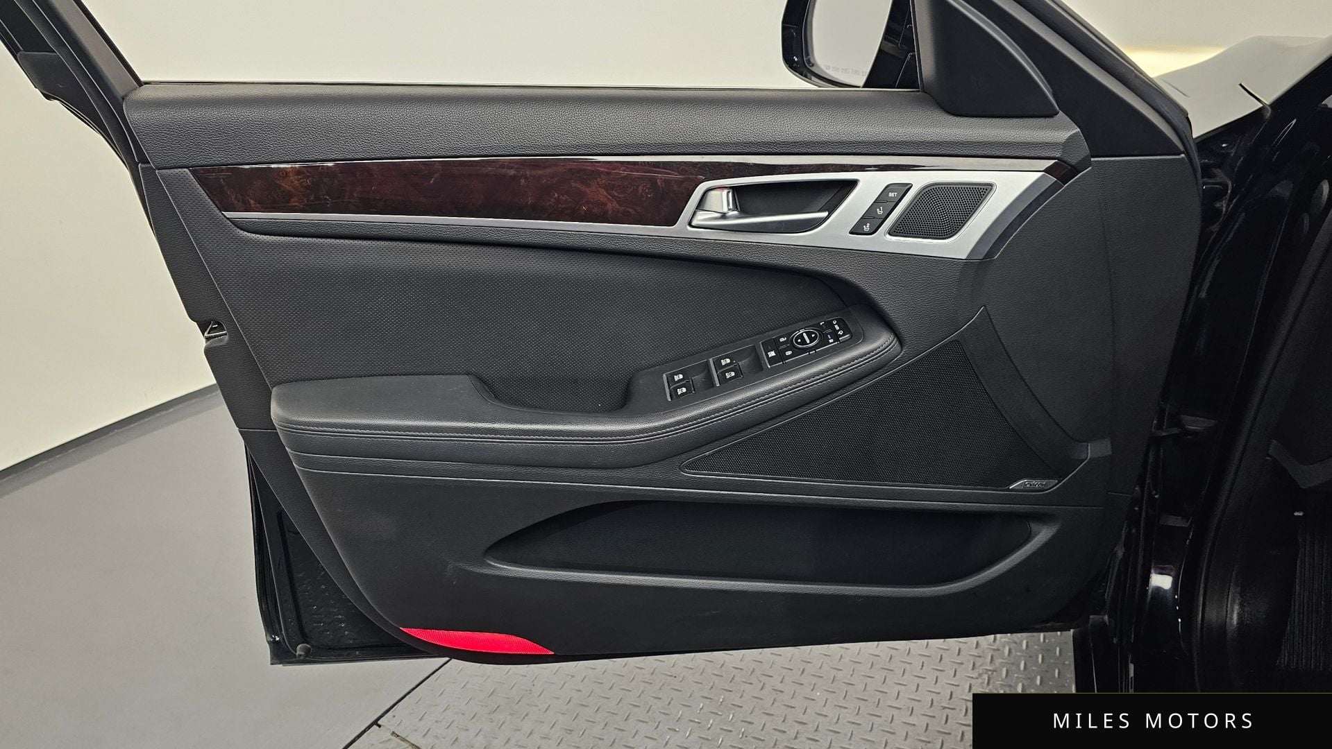 Hyundai Genesis 2015 — миниатюра 14