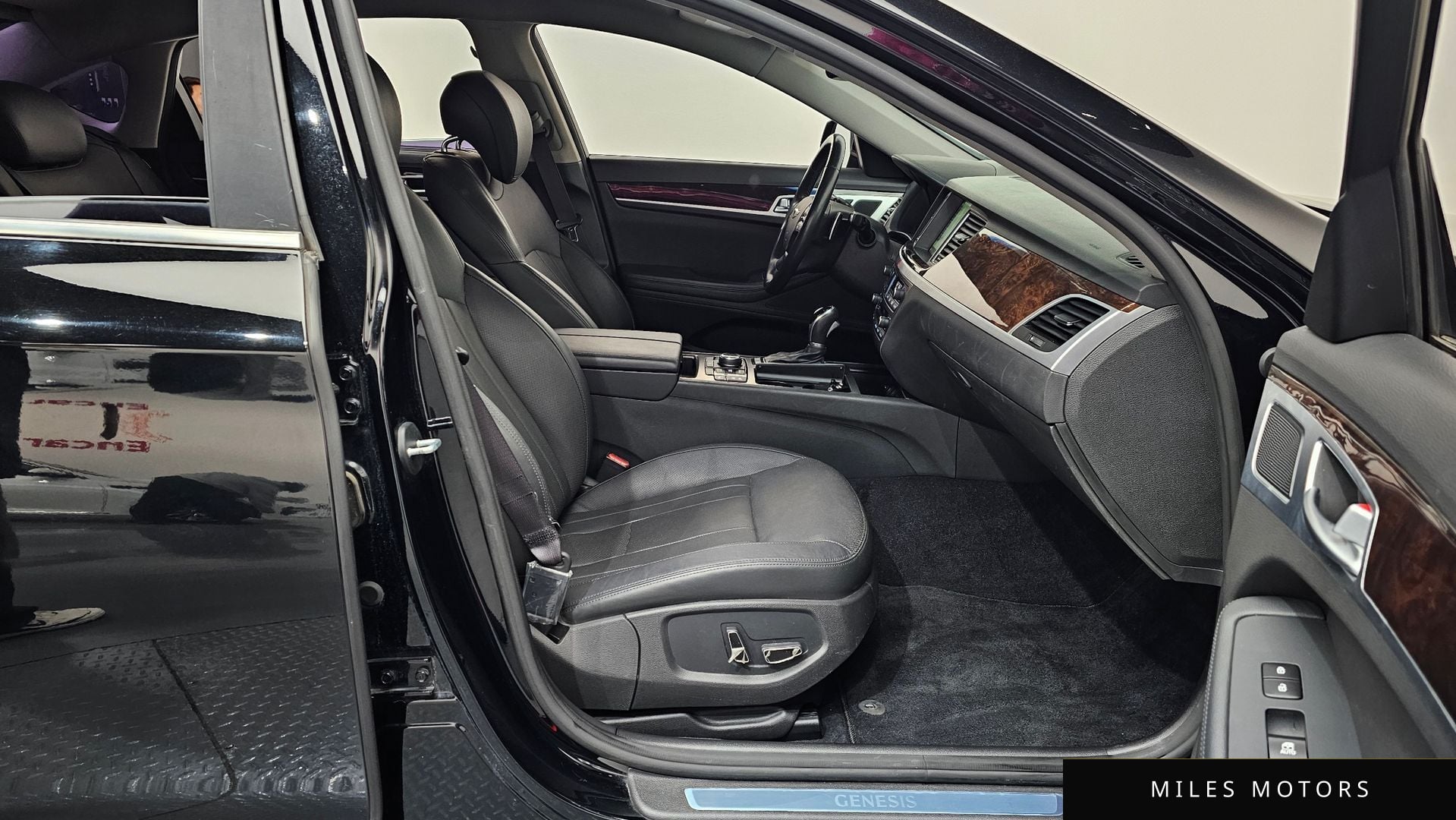 Hyundai Genesis 2015 — миниатюра 16