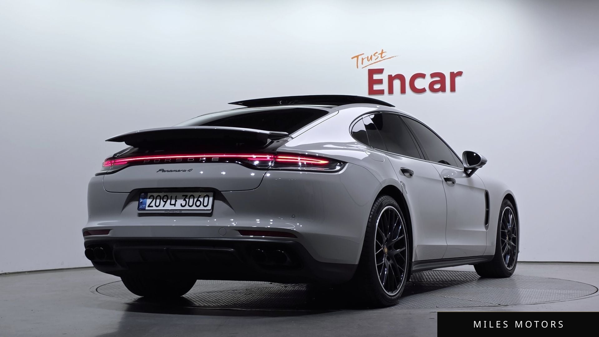 Porsche Panamera 2022 — миниатюра 2