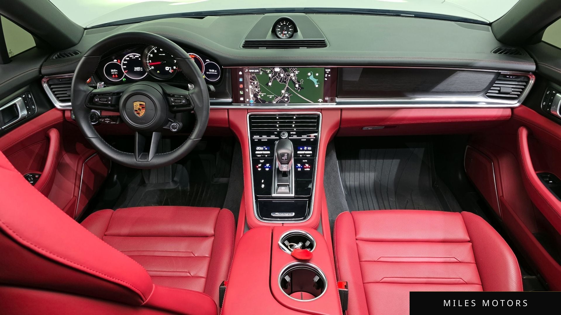Porsche Panamera 2022 — миниатюра 10