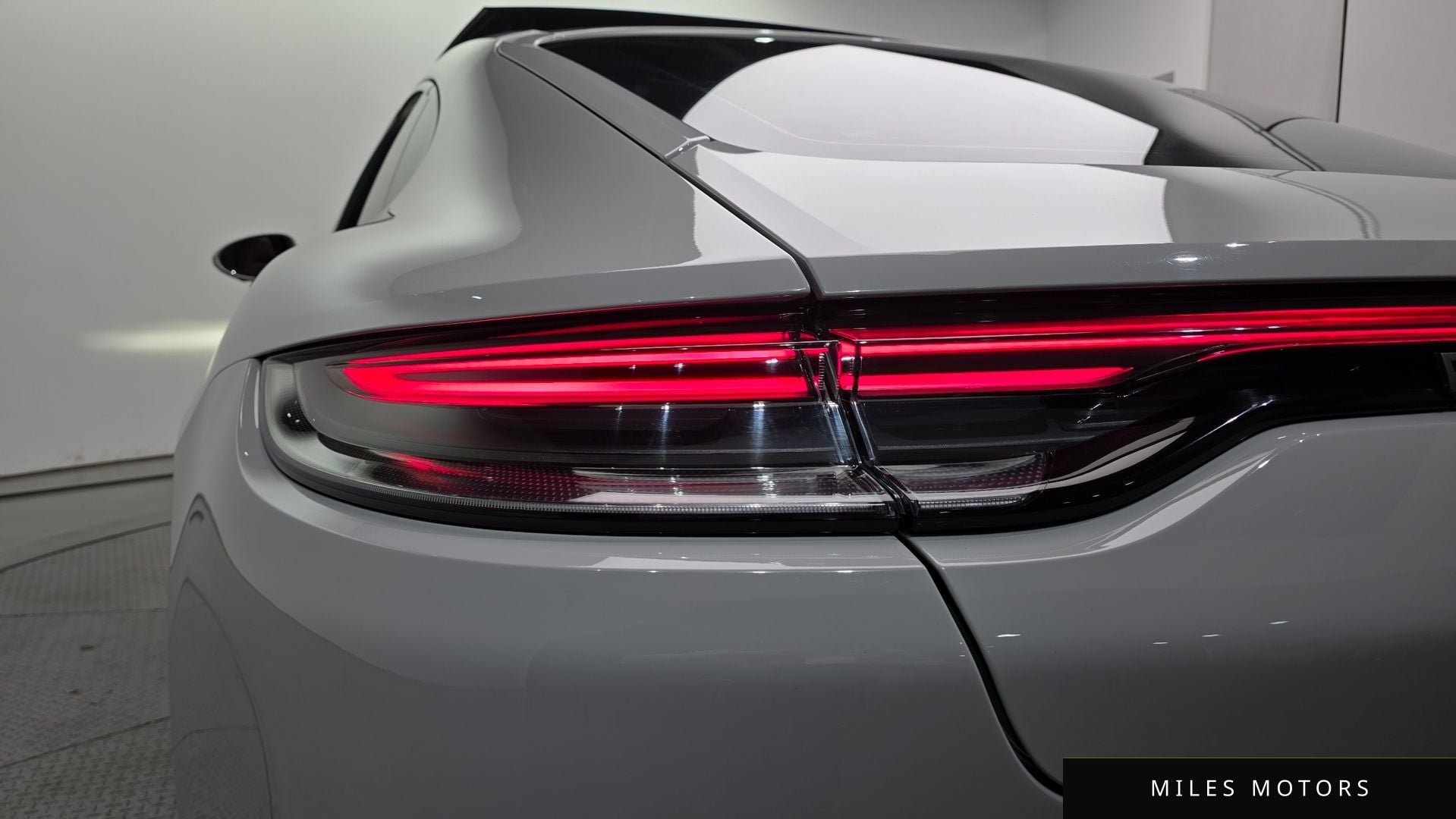 Porsche Panamera 2022 — миниатюра 9
