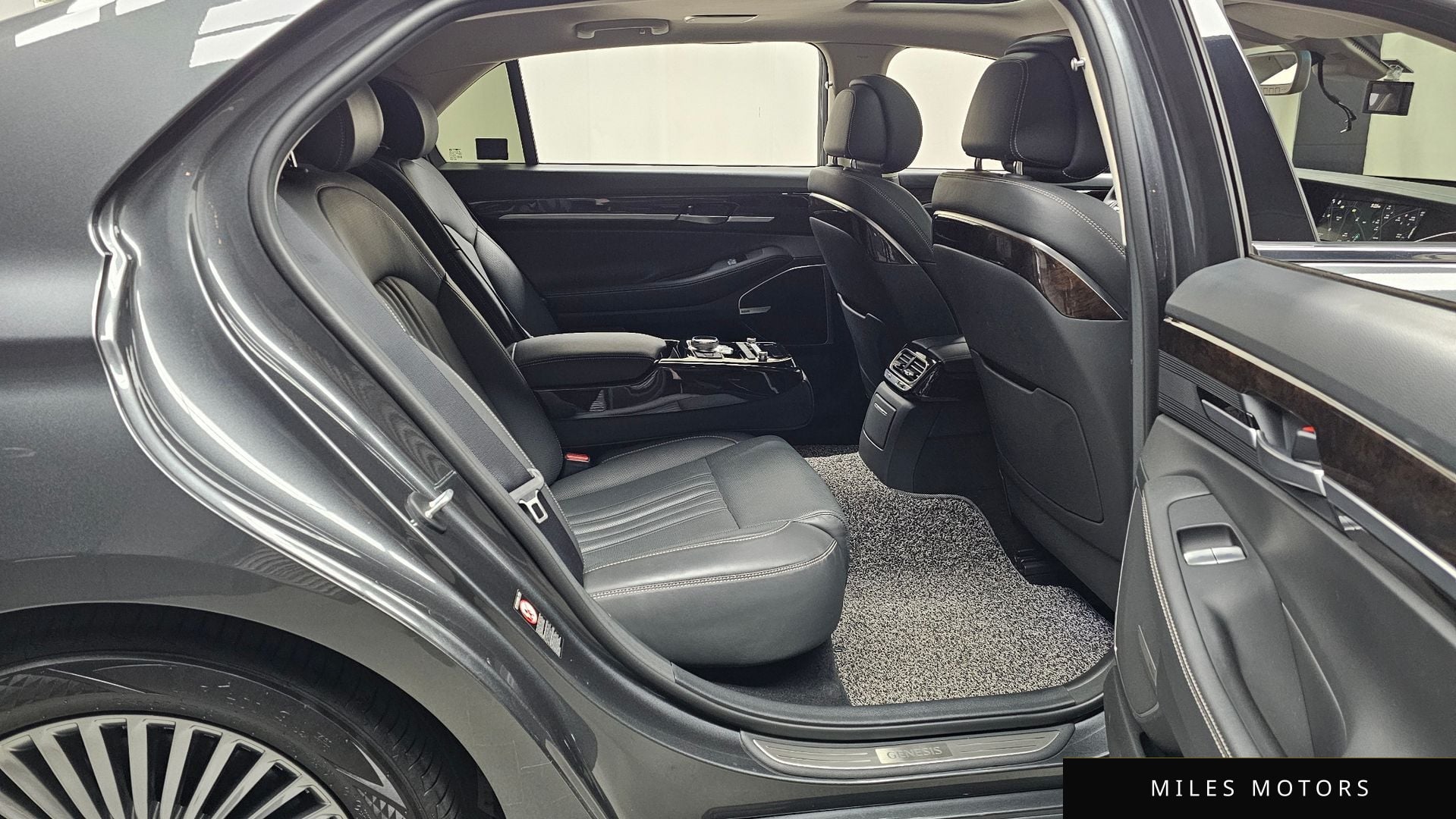 Genesis G90 2019 — миниатюра 18