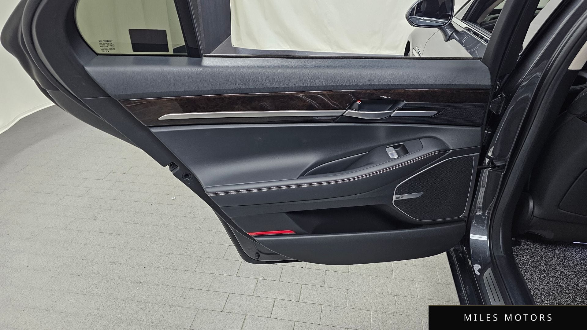 Genesis G90 2019 — миниатюра 15