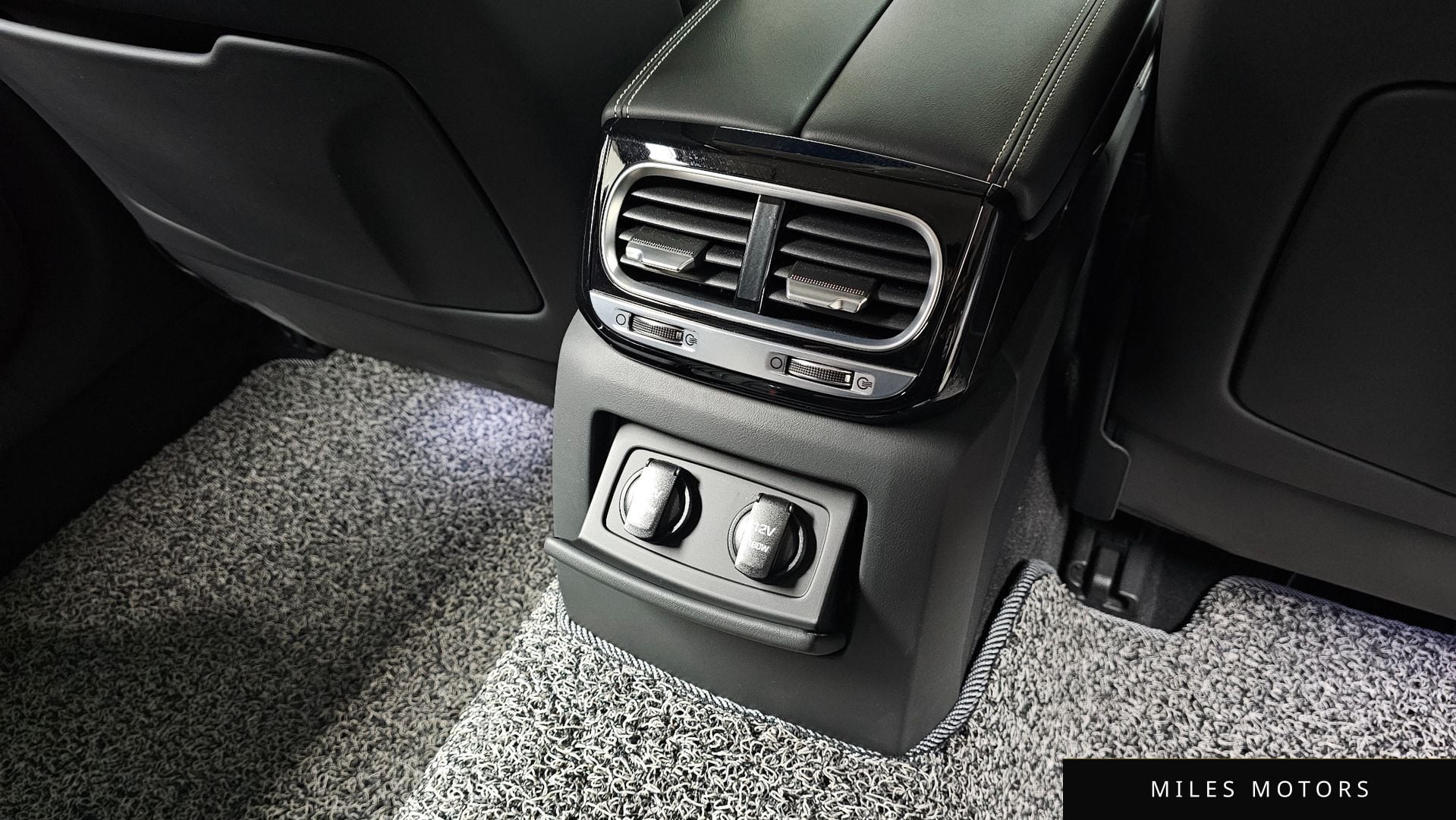 Genesis G90 2019 — миниатюра 31